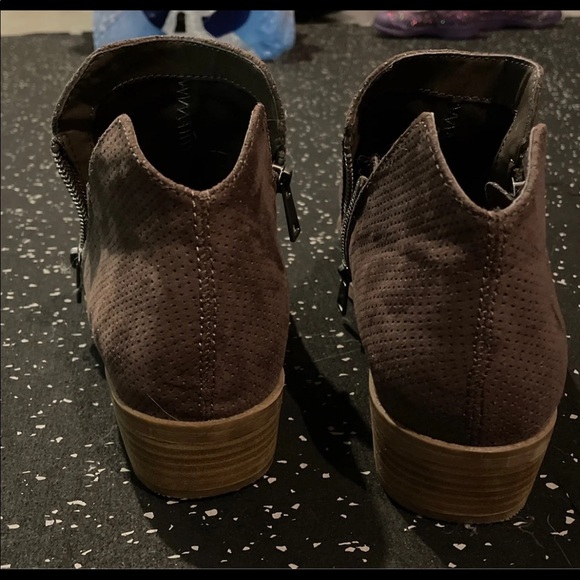 Womans size 9 boot - Picture 4 of 5